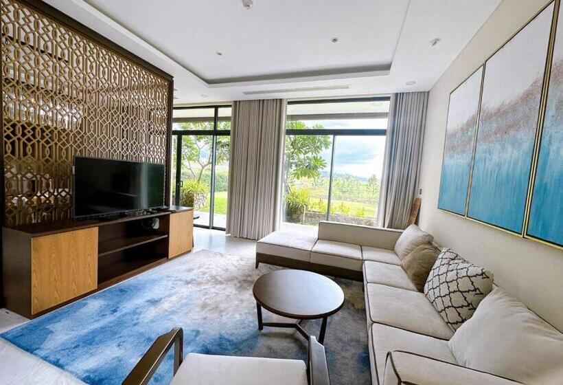 سوییت با چشم‌انداز باغ, Phoenix Pool Villa Cam Ranh