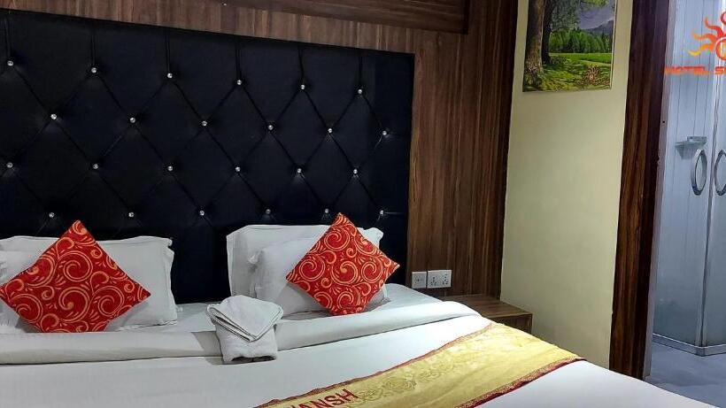 اتاق خانوادگی, Suryansh Pvt Ltd