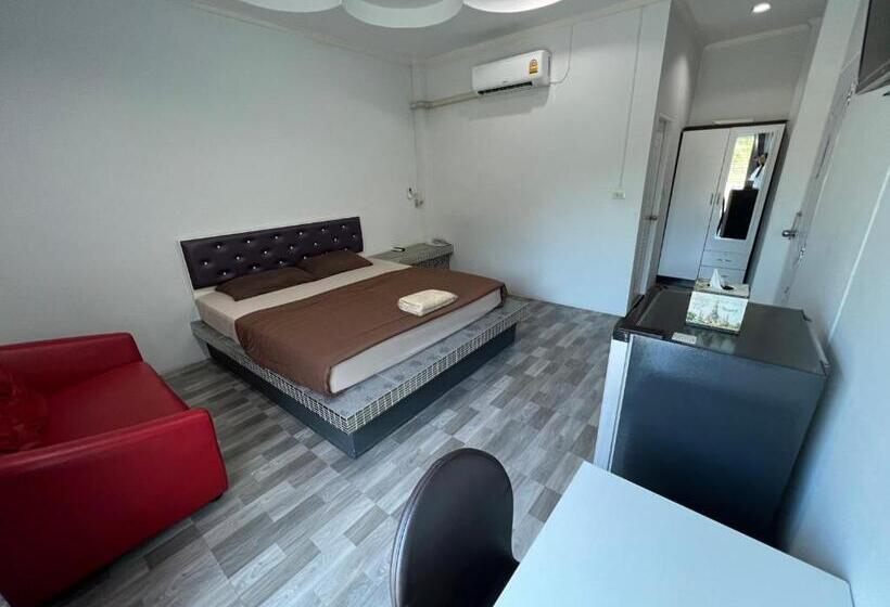 스탠다드 룸 킹사이즈 침대, Nuttida Resort ณัฐธิดา รีสอร์ท