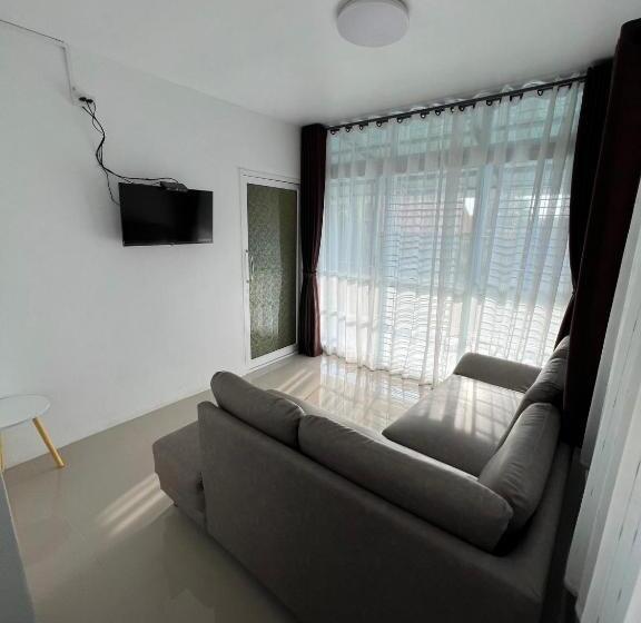 디럭스 룸 킹사이즈 침대, Nuttida Resort ณัฐธิดา รีสอร์ท