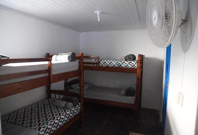 Номер Стандарт Четырехместный Совместный Санузел, Calango Hostel