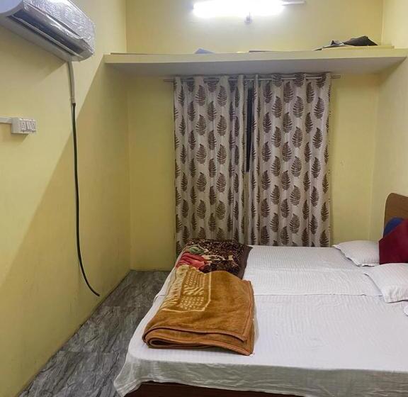 اتاق استاندارد سه نفره, Shivalay Paying Guest House