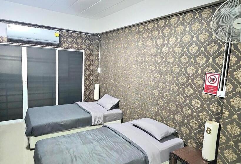 ルームシェアのワンベッド, Future Hostel Pattaya
