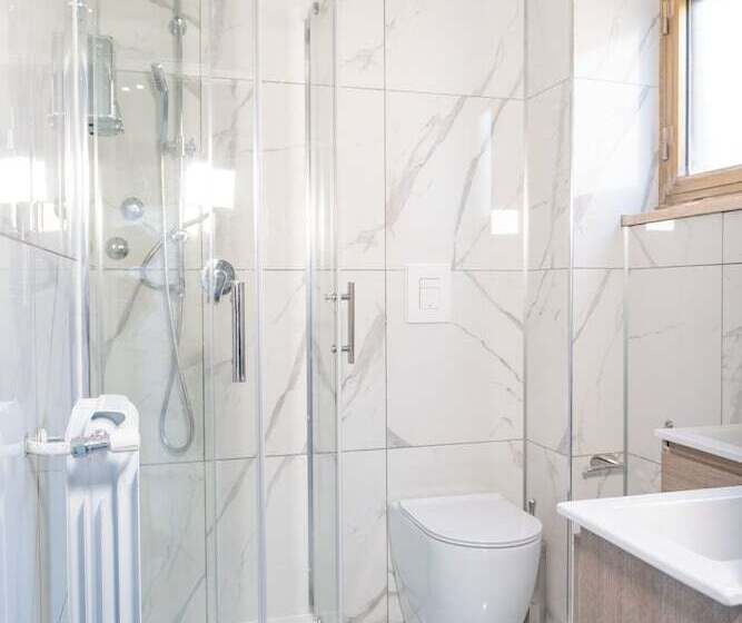 اتاق لوکس, Hostel Partenope