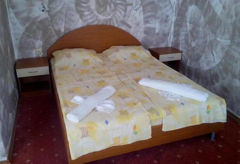 Трехместный Номер Стандарт с Видом, хотел андре