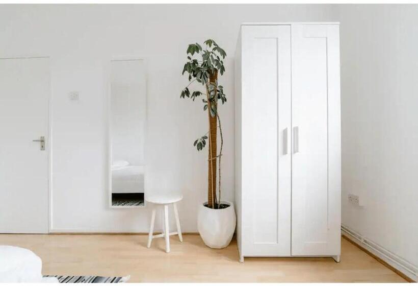 חדר סטנדרט, Central London Flat Share