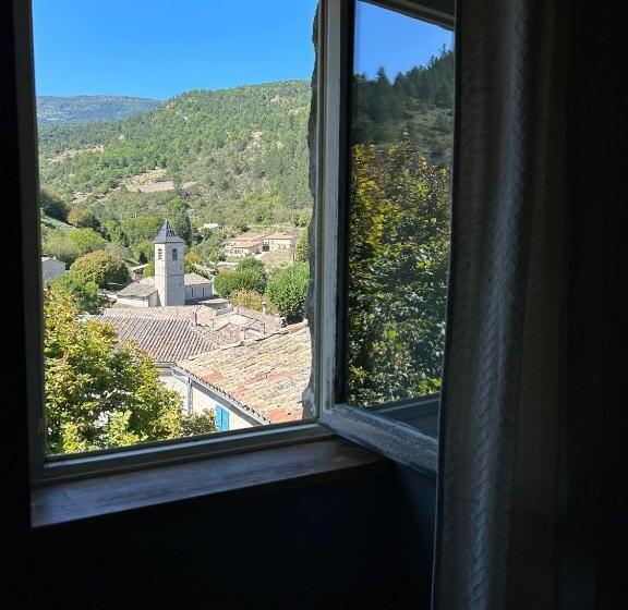스탠다드 트리플 룸, Auberge Du Désert