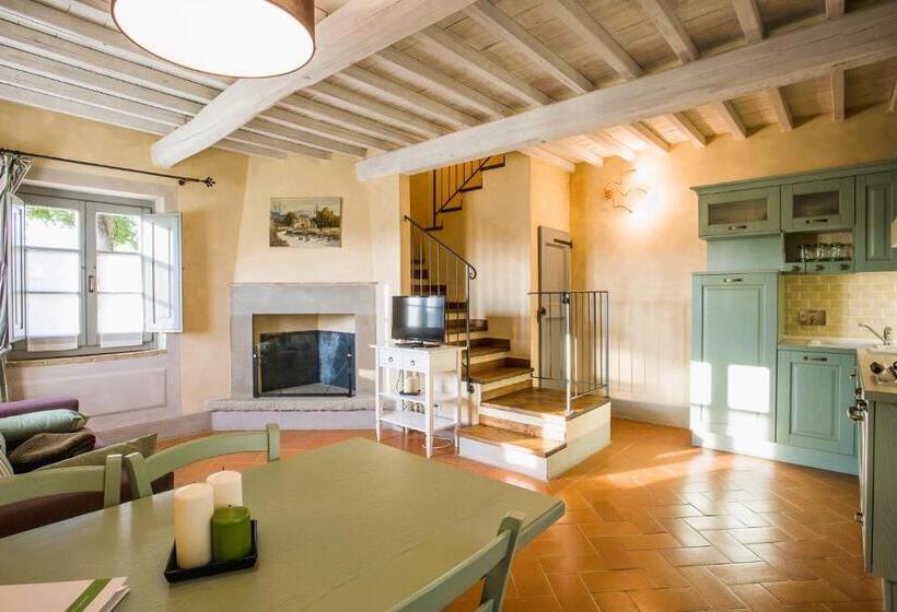 Апартаменты 1 Спальня, Isa Farmhouse With Swimming Pool Just 20 Minutes From Arezzo, Apartments With Panoramic Views