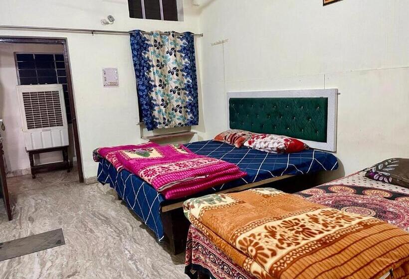 豪华三人间, Garg Complex Guesthouse