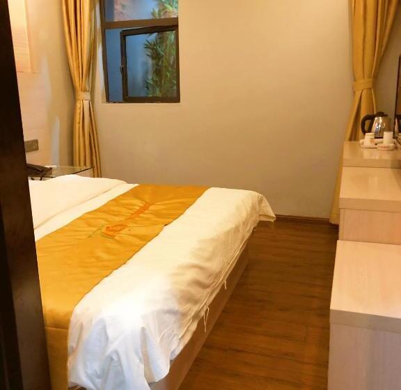 Номер Стандарт, Qi Cheng Hotel   Shenzhen North Railway Station