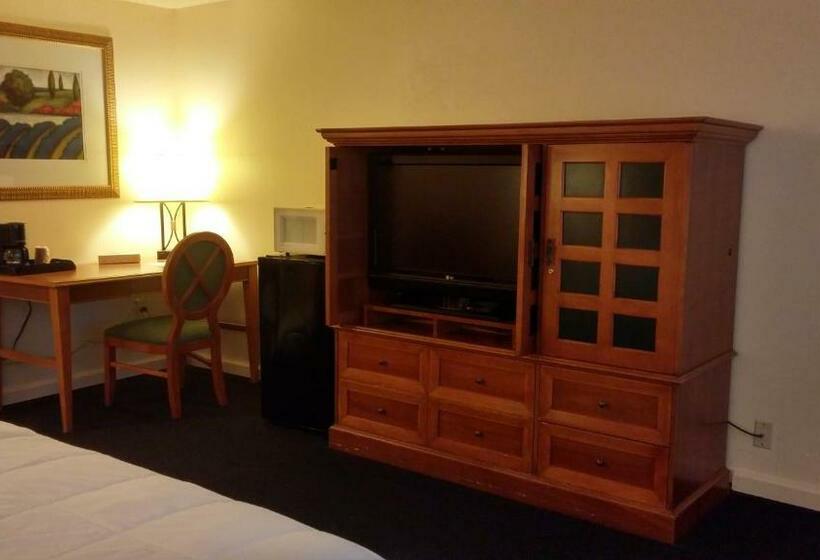 带大床的标准间, Oceans Inn & Suites