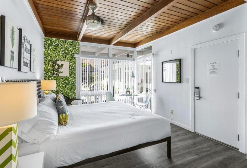 스탠다드 룸 킹사이즈 침대, The Three Fifty Hotel, A Kirkwood Collection