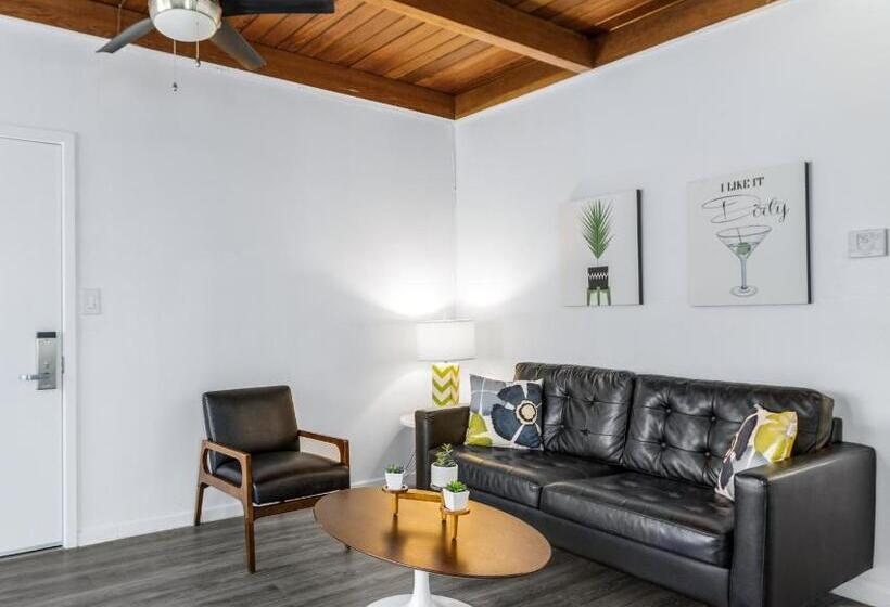 스위트, The Three Fifty Hotel, A Kirkwood Collection