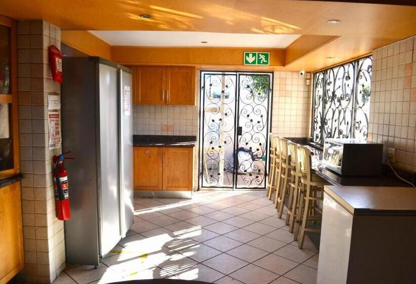 Quarto Economy, 6 Crawford Road, Rondebosch East