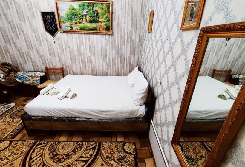 اتاق لوکس خانوادگی, Samandar Bukhara
