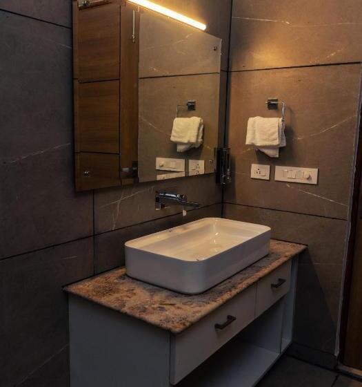 Люкс Superior, The Lodgers Hotel Near India Expo Centre & Mart Greater Noida