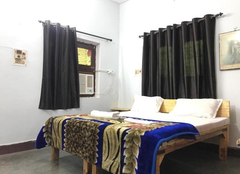 Quarto Estandar, Balaji Atithi Bhawan