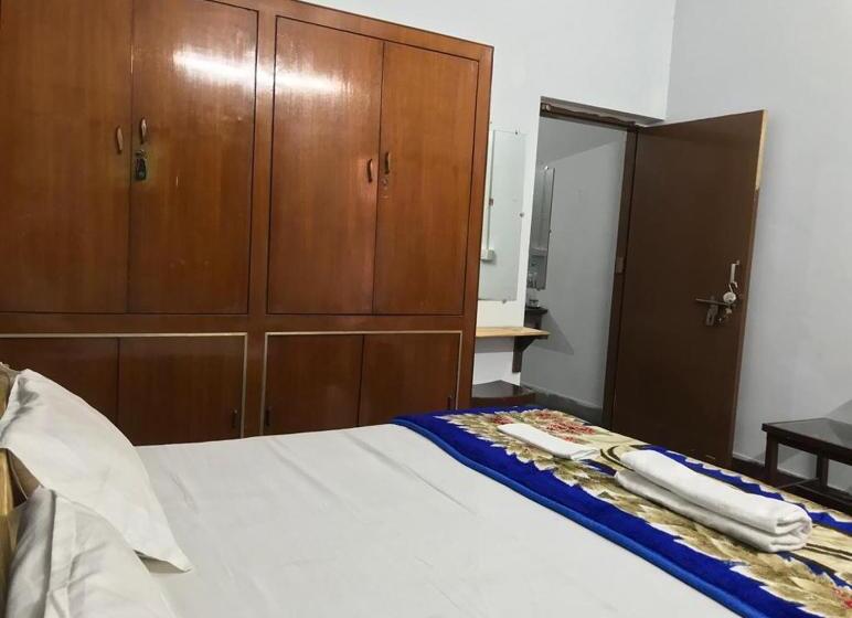Quarto Estandar, Balaji Atithi Bhawan