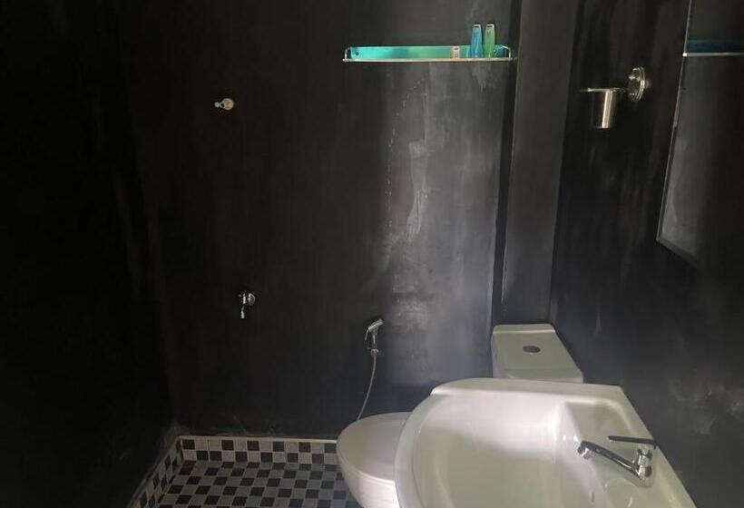 اتاق استاندارد, Eagles Lodge   Kandy