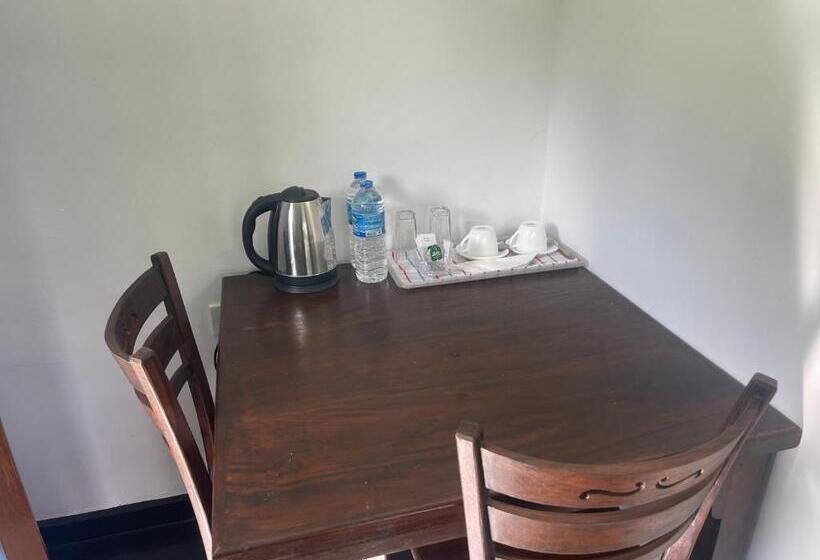اتاق استاندارد, Eagles Lodge   Kandy