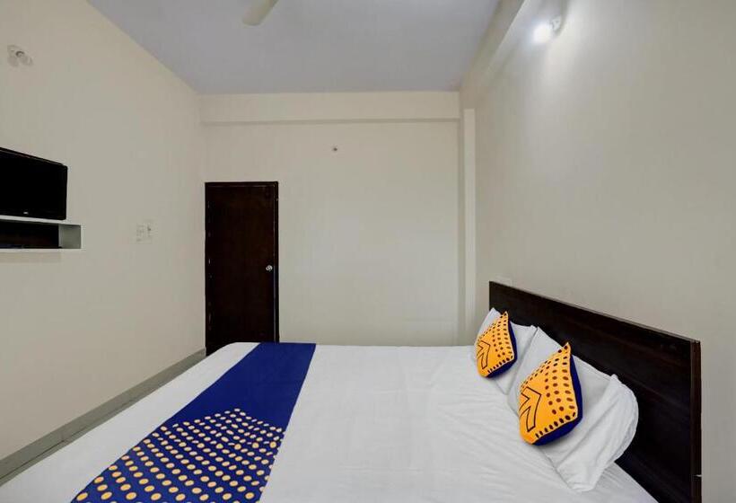 Трехместный Номер Классика, Spot On Capital Inn Hotel Rooms