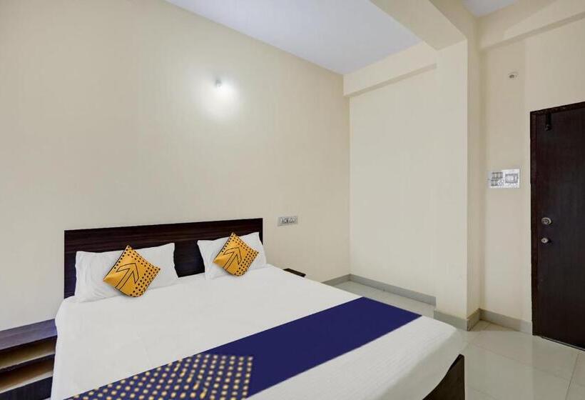 Трехместный Номер Классика, Spot On Capital Inn Hotel Rooms