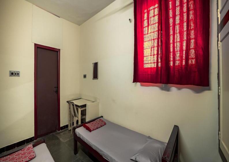 غرفة قياسية, Sacar Guest House