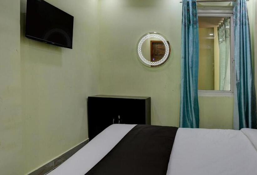 اتاق کلاسیک سه تخته, Oyo Flagship Hotel Omex