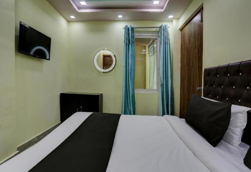 اتاق کلاسیک سه تخته, Oyo Flagship Hotel Omex