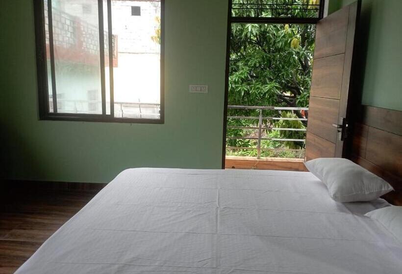 발코니 디럭스 룸, Crescent Moon Homestay