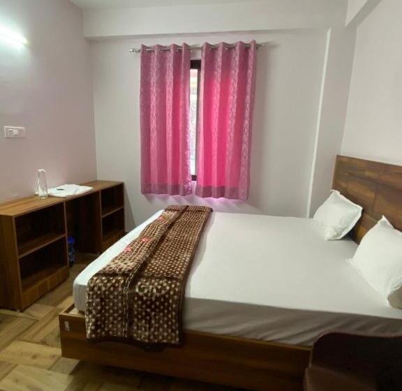 디럭스 룸, Crescent Moon Homestay