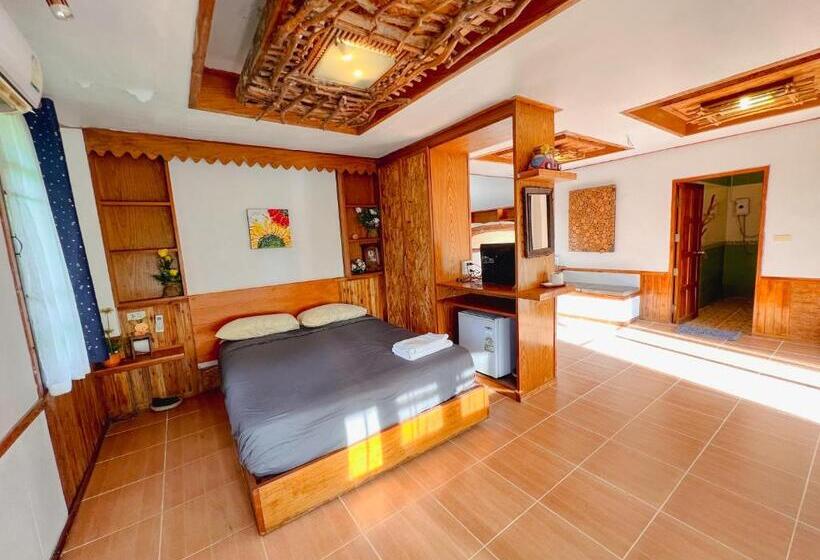 Economy Quadruple Room, เนริสารีสอร์ท เขาค้อ