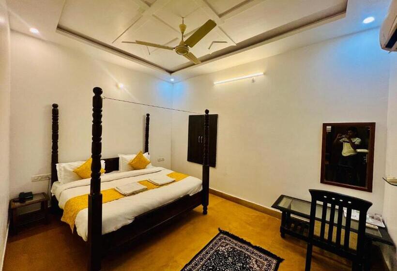 Quarto Deluxe, Dara & Camel Safari