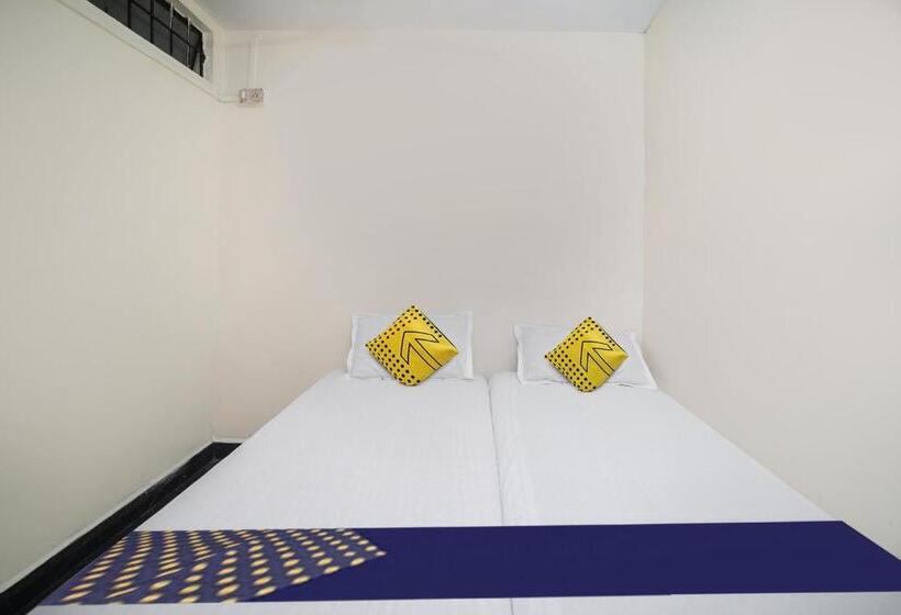 اتاق کلاسیک سه تخته, Spot On Shree Purohit Lodge