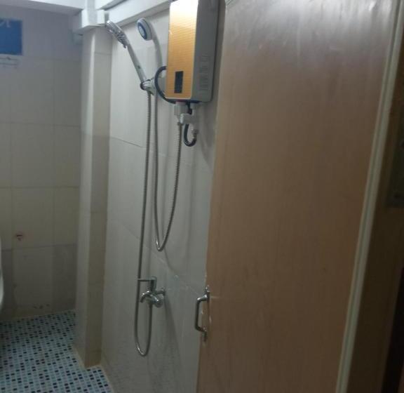 اتاق استاندارد سه نفره, 华越宾馆