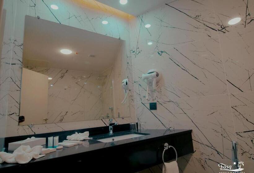 اتاق لوکس با تخت بزرگ, Fasq