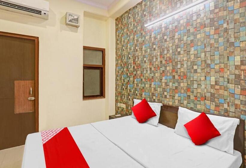 Трехместный Номер Классика, Oyo Flagship 81144 Hotel Maharaja
