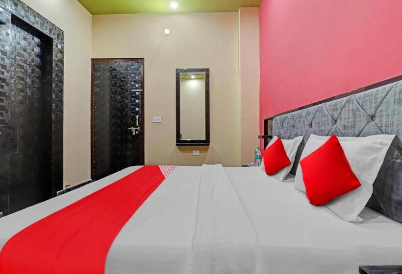 三人经典房间, Oyo Flagship 81375 Hotel Kashi