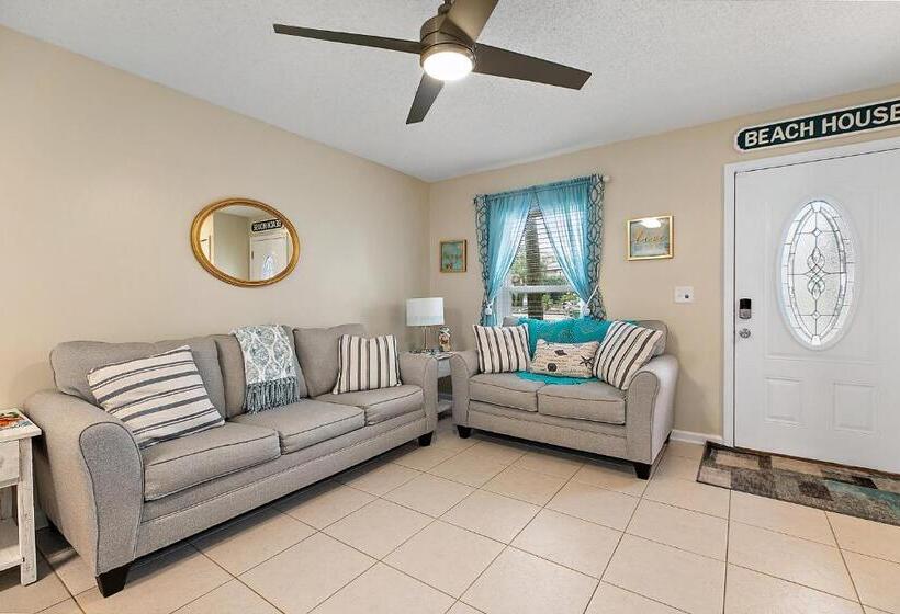 Апартаменты 1 Спальня с Балконом, Jax Beach House  1 Minute Walk To Beach