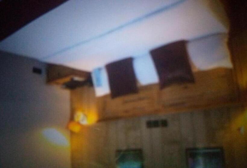 اتاق استاندارد یک نفره, New View Hoteland Suits