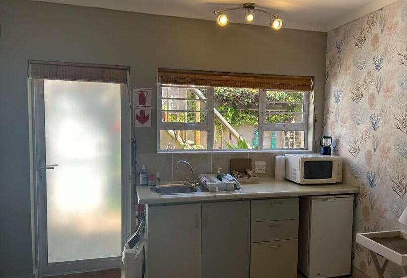 Номер Стандарт, Room In Apartment   Cozy Crner, Home Away From Home, Near Pristine Beaches Num3