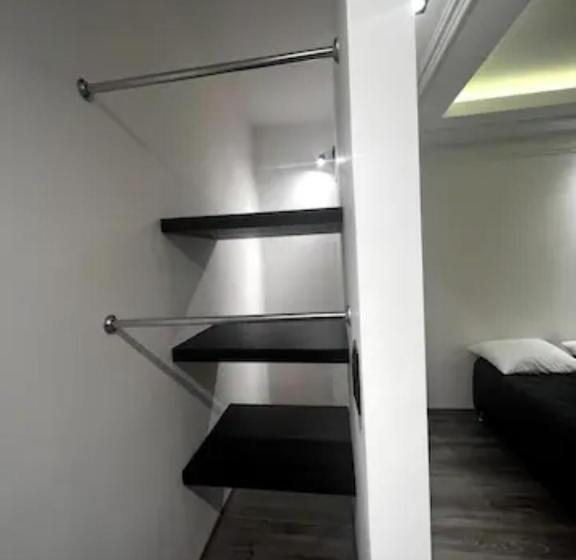 سوییت, San Rafa  Home Office Suites