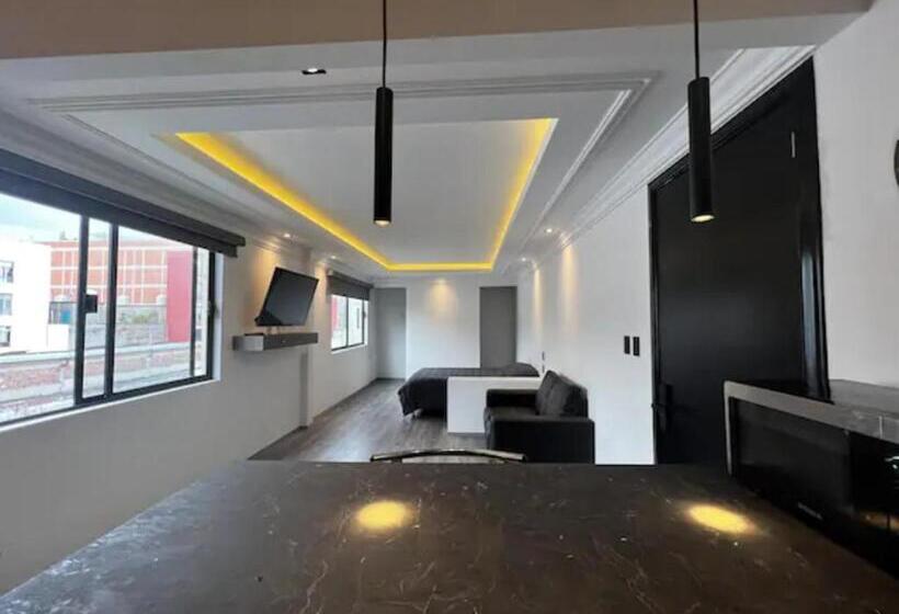 سوییت, San Rafa  Home Office Suites