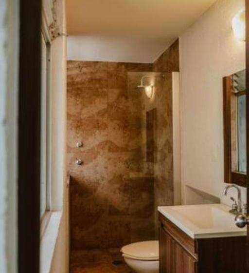 سوئیت جونیور با تراس, San Rafa  Home Office Suites