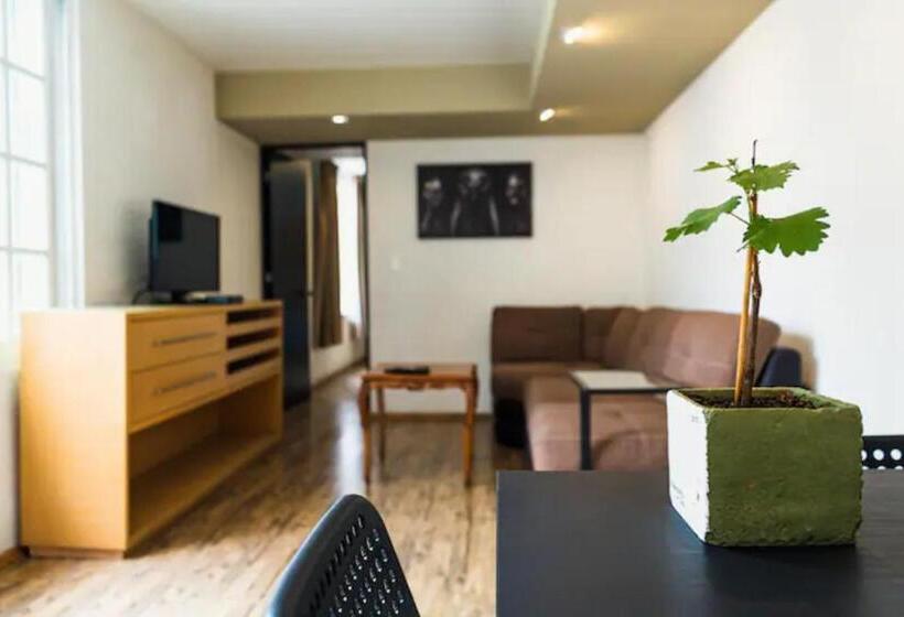 سوئیت جونیور با تراس, San Rafa  Home Office Suites