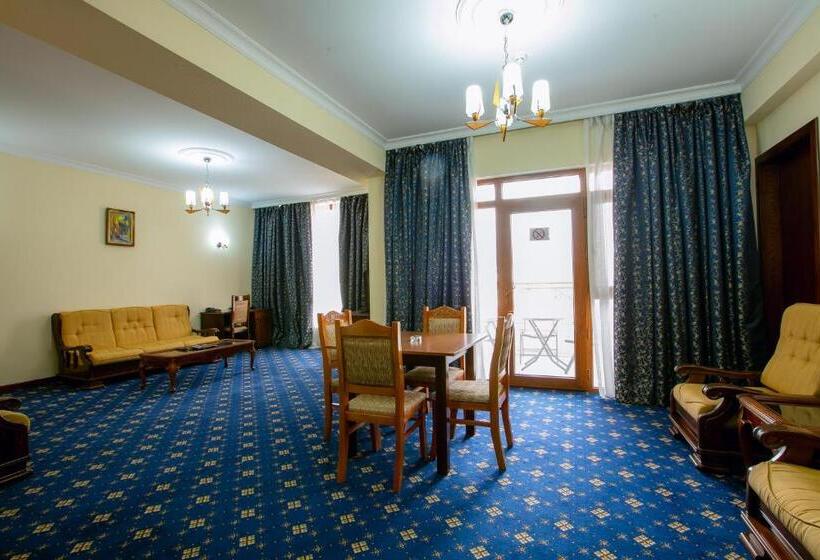 سوییت خانوادگی, Afra Oghuz Mountain Resort