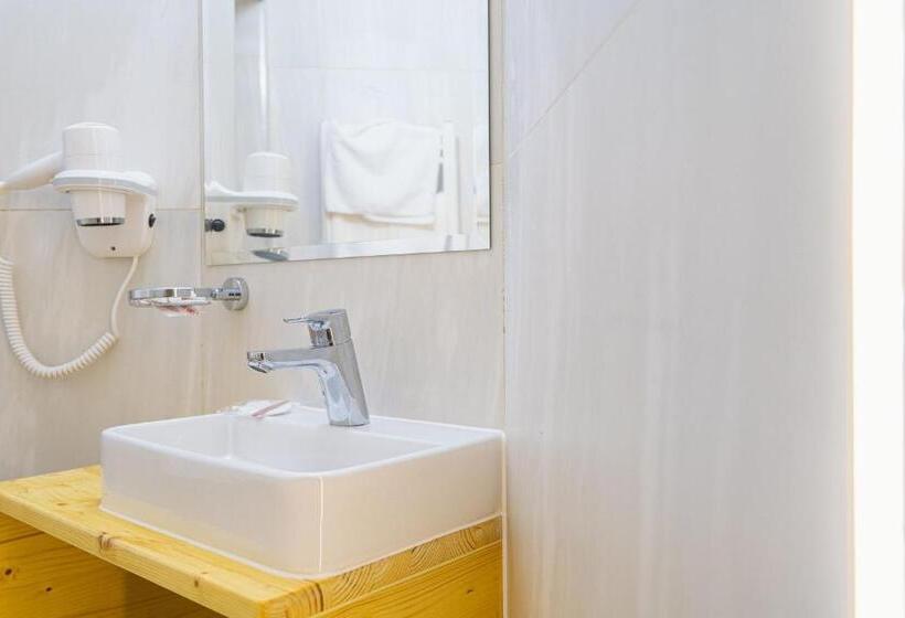 اتاق اکونومی, Aurora Rooms   290m From Aqua Park
