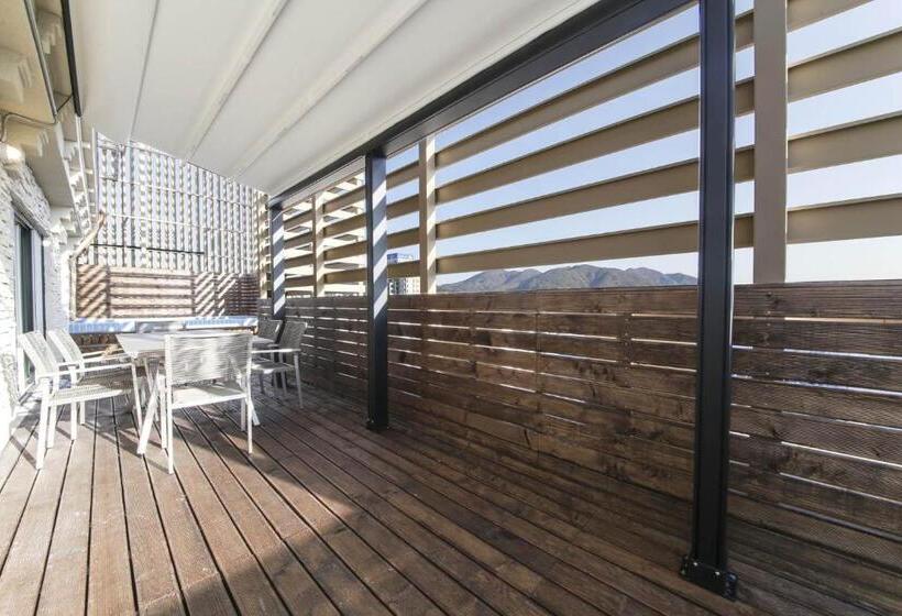 سوییت خانوادگی, Hound Hotel Sasang