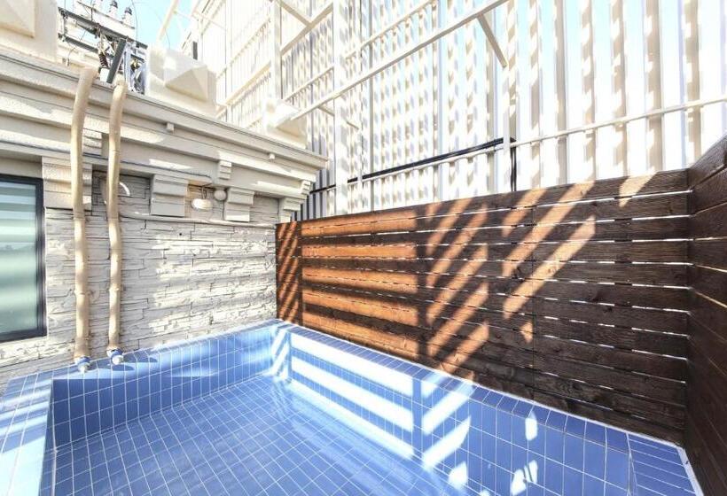 سوییت خانوادگی, Hound Hotel Sasang