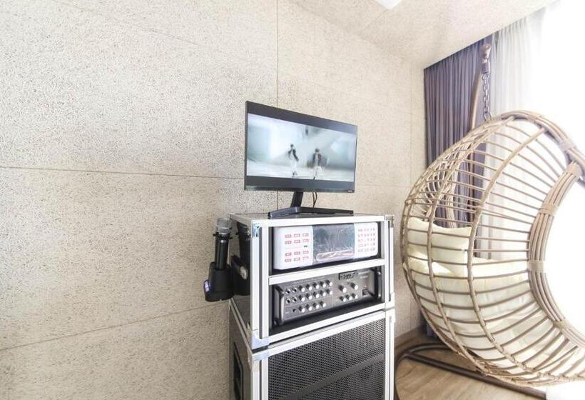 اتاق لوکس خانوادگی, Hound Hotel Sasang